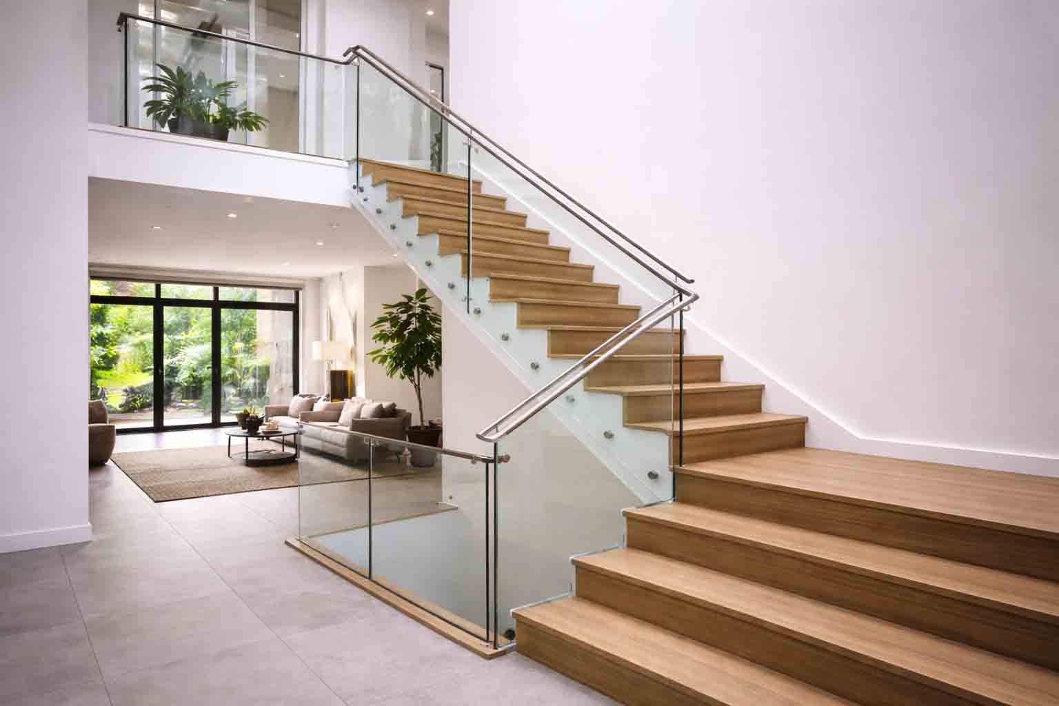 მინის მოაჯირები