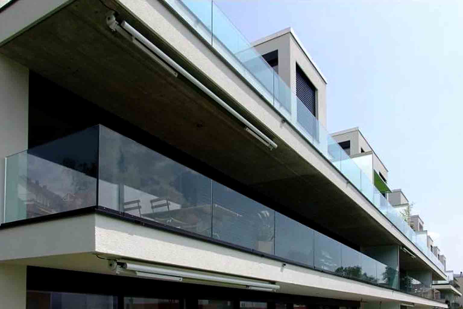 მინის მოაჯირები